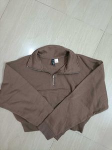 H&M brown sweatshirt