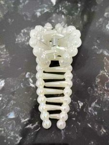 Pearl Claw Hair Clip