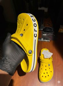 Crocs Classic Sandal: Sunny Yellow