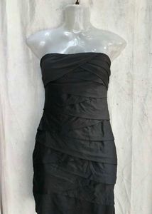 Chic Black Strapless Tiered Dress