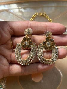 Stunning Rhinestone Necklace &amp; Earring Set