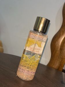 Victoria's Secret Amber Romance in Bloom Mist
