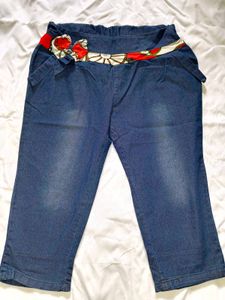 Stylish Denim Capri Pants with Scarf Belt