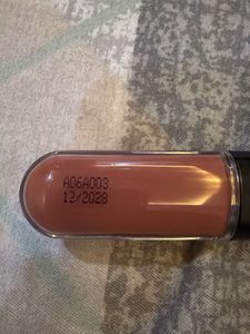 Staze Gloss Lock 2-in-1 Liquid Lipstick