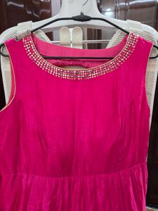 🎉Today only🎉magenta gown with doli design