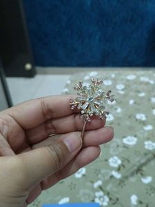 Sparkling Snowflake Hair Clip