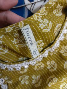 Stylish Olive Green Printed Sleeveless Kurta
