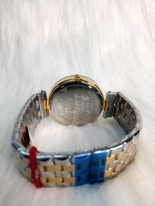 Unisex Boys And Girls Watch With Beautiful Case