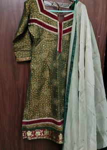 Beautiful Function Wear Kurthi Dupatta Set