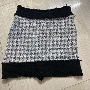 Chic Black and White Tweed Blazer skorts
