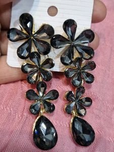 Elegant Black Flower Drop Earrings