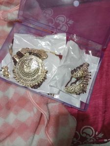 Elegant Maroon &amp; Gold Jewellery Set