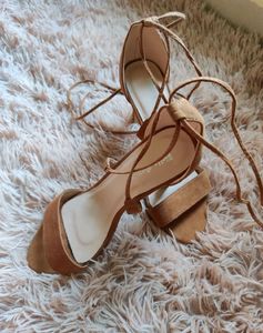 Women Tie-up Camel Heels