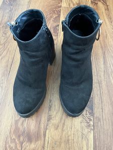 Boots 37