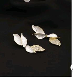 Elegant Leaf Dangle Earrings