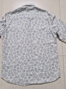 Men's Off White Printed Shirt(Size-M)