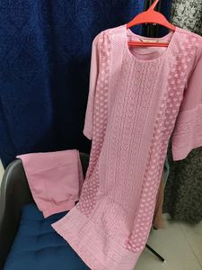 Elegant Pink Kurta Set with Intricate Embroidery