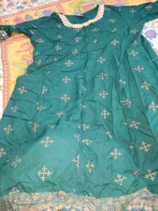 Embroidered Green Dupatta