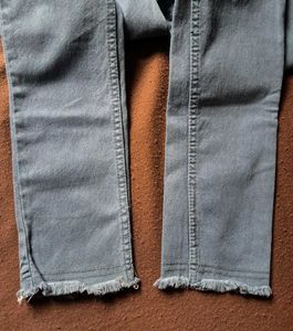 Skinny Fit Jeans with Frayed Hem