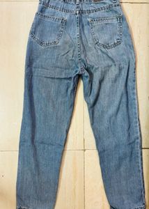 Distressed Light Wash Denim Jeans🥳