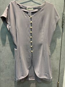 Elegant Grey Button-Down top💗