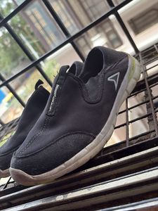 bata power walking shoes