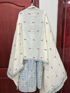 White Ethnic Kurta Set with Mul Dupatta