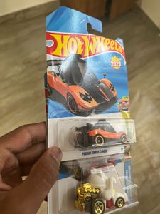 Hot Wheels Feline lucky and pagani gift combo