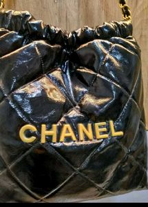 Chic Black Quilted Chain Handbag
