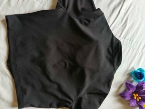 Black zip up Turtle neck Crop Top