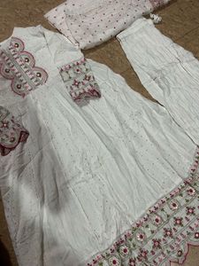 White Embroidered chikankari Anarkali