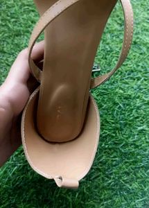 elegant nude heel