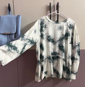 A top with majestic look