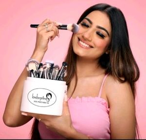 Pack 10 MAKEUP Brush &amp; brushes Cleaning Pad