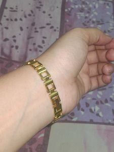 Elegant Gold Plated Bracelet