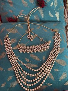 Stunning Pearl Necklace Set