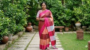 2-SareesCombo-New Maroon&amp;Blue+With+RedBorder Cott