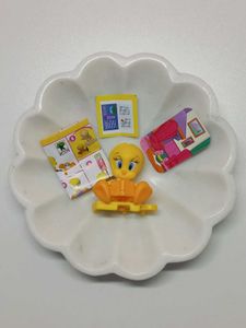 Reading Tweety Kinder Joy Toy