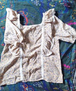 Floral Print Puff Sleeve Top