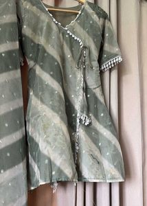 Elegant Green Embroidered Kurta Set