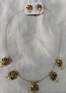 Elegant Gold Necklace and Earrings Set