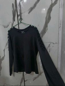 CUTOUT BLACK TOP
