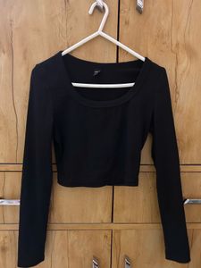 Black Long Sleeve Cropped Top