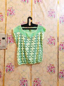 🇳🇿💫🎀Stylish Green Geometric Print Sheer Top
