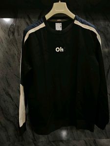 Black Crewneck Sweatshirt with "Oh" Graphic
