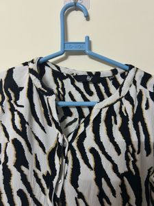 Stylish Zebra Print Button-Up Shirt