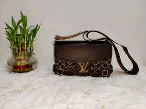 beautiful and stylish Crossbody bags