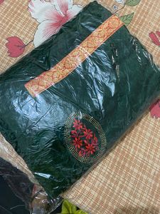 Beautiful Saree From Odhni . Only One Time Wear . Iska Blouse Stiched Nh H . Agr Kisi Ko Blouse Bhi Chahye To I Will Find It And Then Send Otherwise Its A Saree