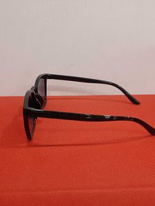Stylish Black &amp; Red Sunglasses