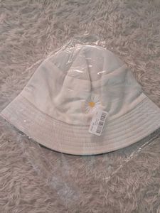 Cute Daisy Reversible Bucket Hat (New )